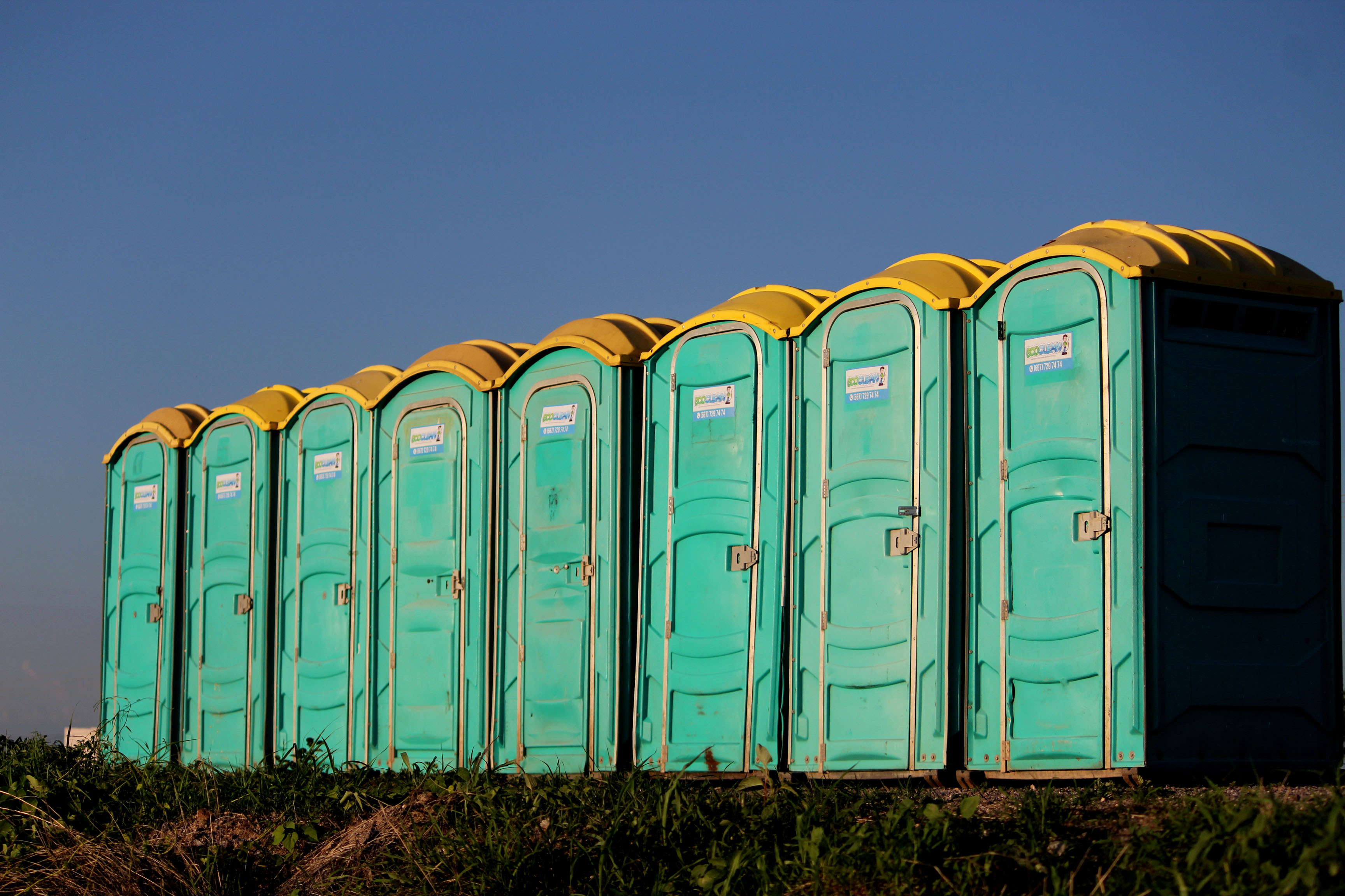 Baños portátiles en construcción